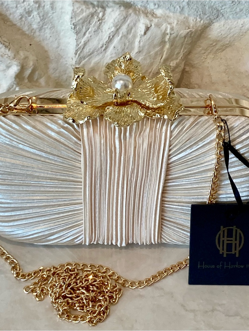 NWT House of Harlow 1960 evening clutch/crossbody -cream satiny pleated fabric - Picture 2 of 12